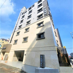 Hotel Leo